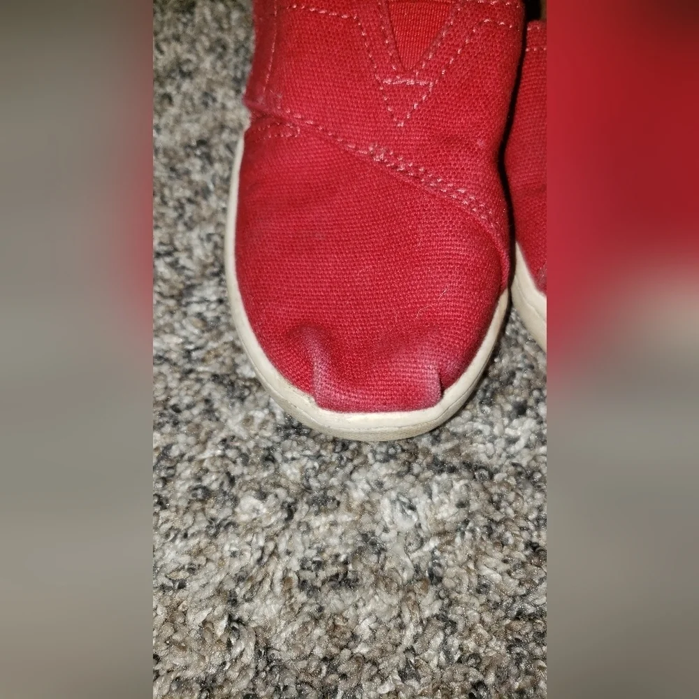 TOMS| Kids Red Canvas Shoes